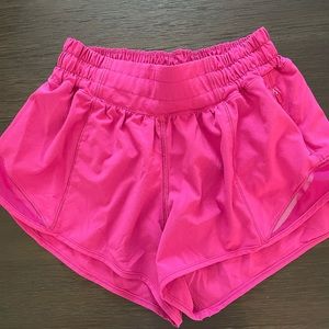 Lululemon hotty hot 2” size 2